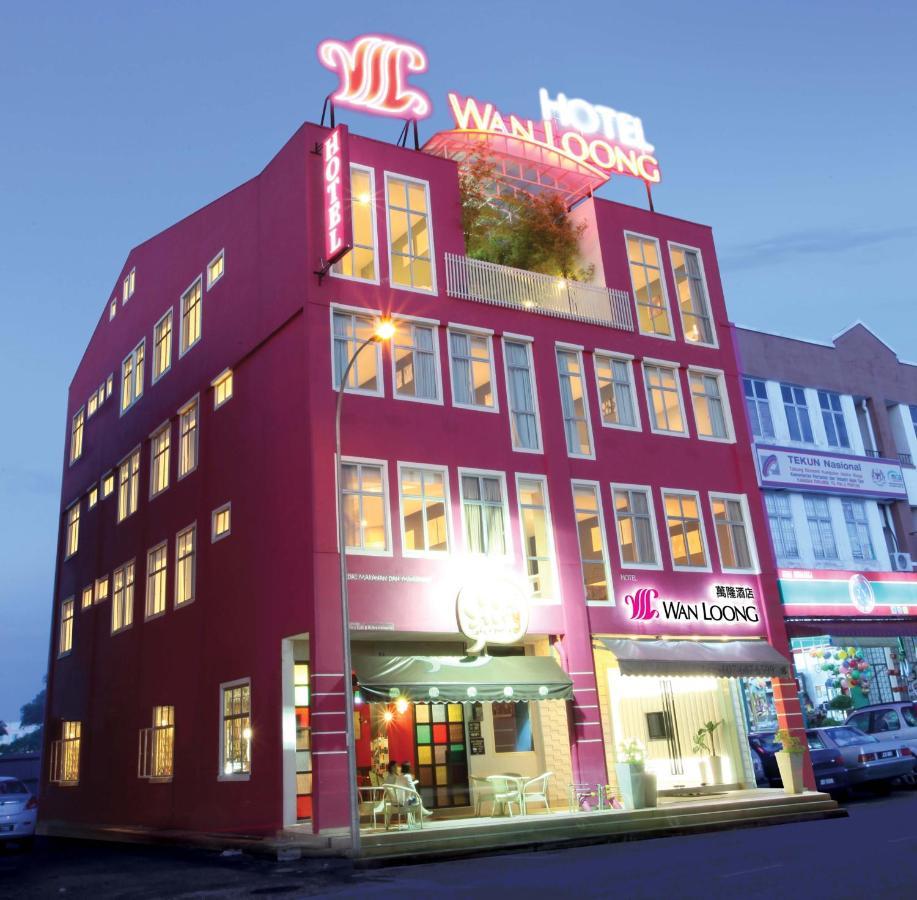 Wan Loong Hotel Pontian Kecil Exterior photo